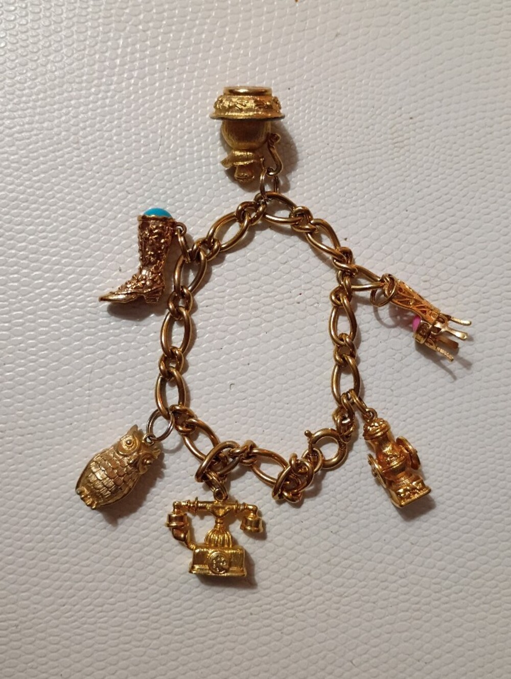 1973 Vintage Avon Charm Bracelet - WOW! - Picture 4 of 4
